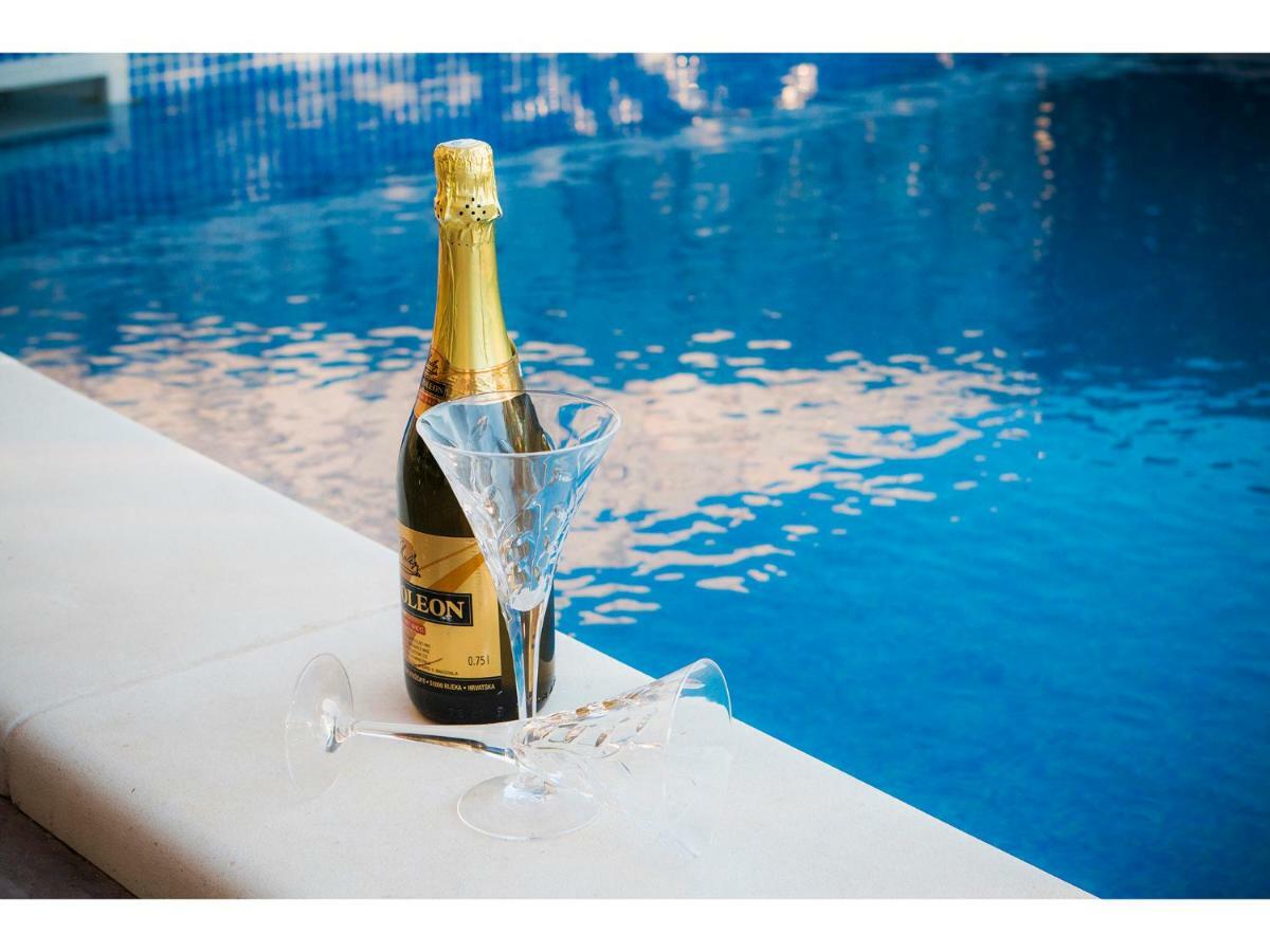 Villa Croatia Sea View With Heated Pool Vinisce Luaran gambar